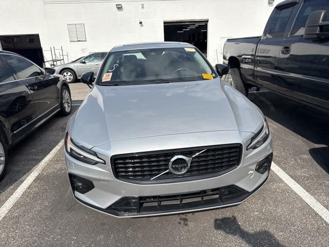 Photo of 2022 White Volvo S60