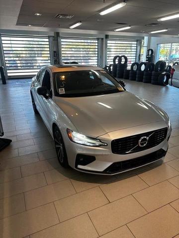Photo of 2022 White Volvo S60