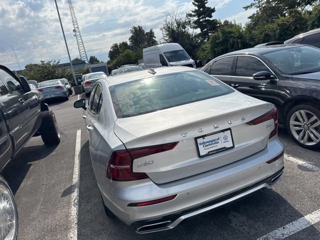 Photo of 2022 White Volvo S60