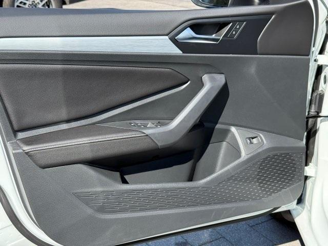 Photo of 2025 Pure White Volkswagen Jetta