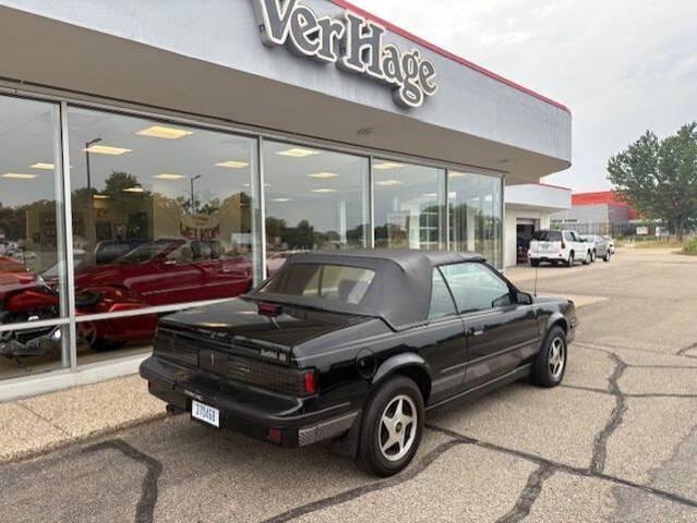 Photo of 1987 Black Pontiac Sunbird