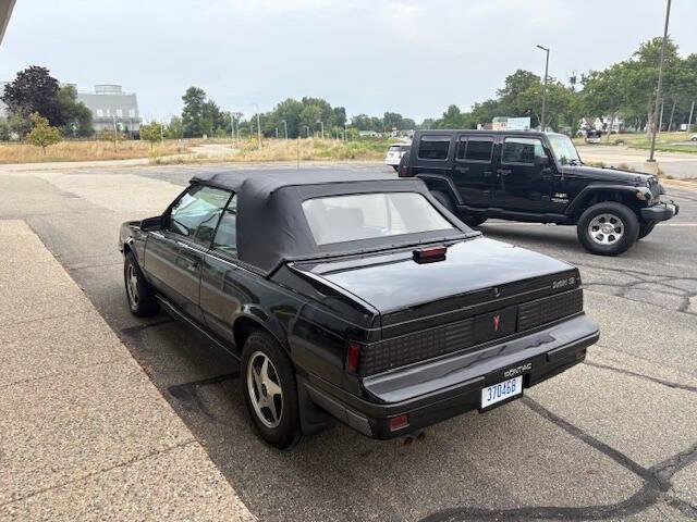 Photo of 1987 Black Pontiac Sunbird