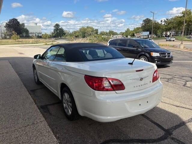 Photo of 2008 Stone White Clearcoat/Black Vinyl Top Chrysler Sebring