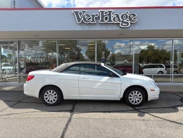 Photo of 2008 Stone White Clearcoat/Black Vinyl Top Chrysler Sebring