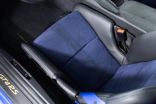 Photo of 2024 Blue Porsche 718 Cayman