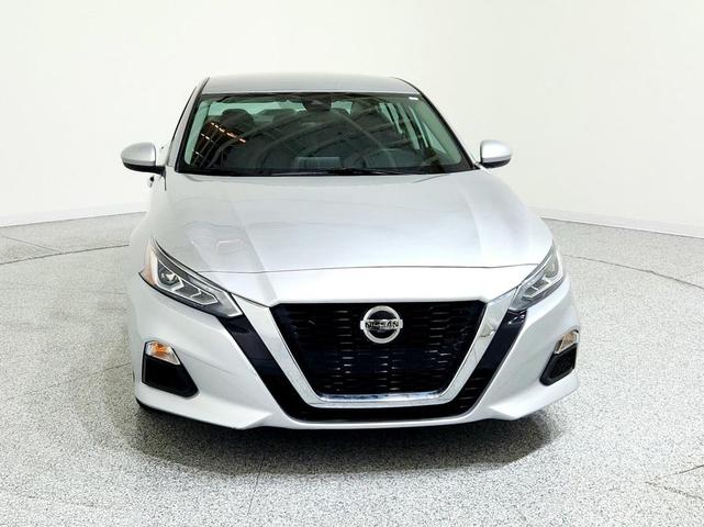 Photo of 2022 Brilliant Silver Metallic Nissan Altima
