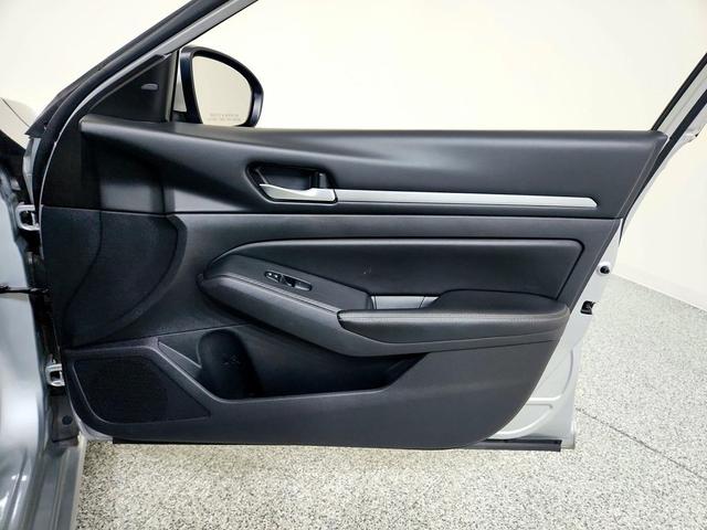 Photo of 2022 Brilliant Silver Metallic Nissan Altima