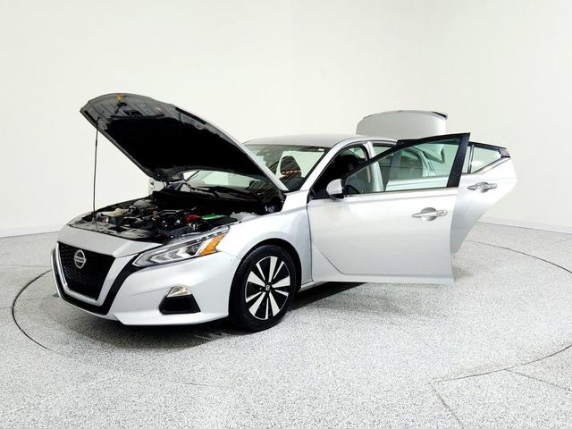 Photo of 2022 Brilliant Silver Metallic Nissan Altima
