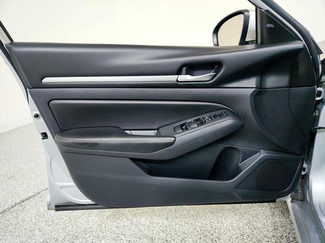 Photo of 2022 Brilliant Silver Metallic Nissan Altima