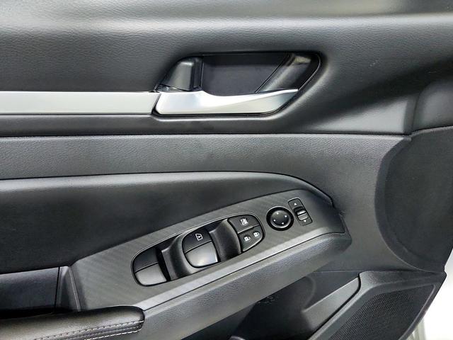Photo of 2022 Brilliant Silver Metallic Nissan Altima