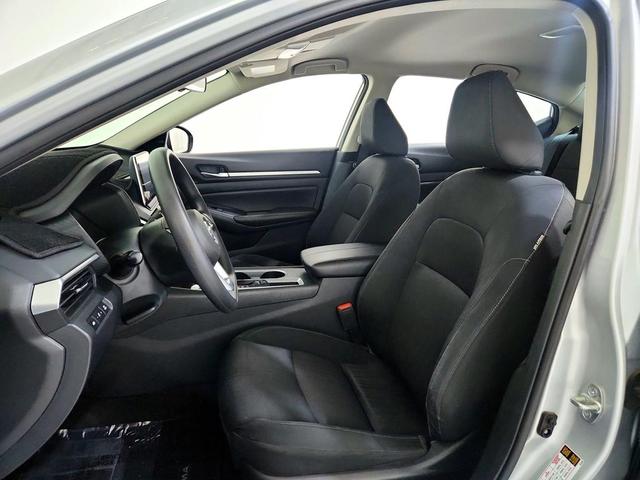 Photo of 2022 Brilliant Silver Metallic Nissan Altima