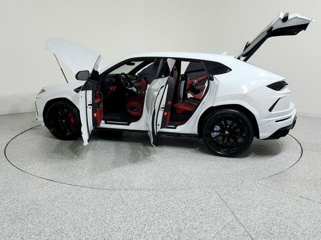 Photo of 2020 WHITE Lamborghini Urus