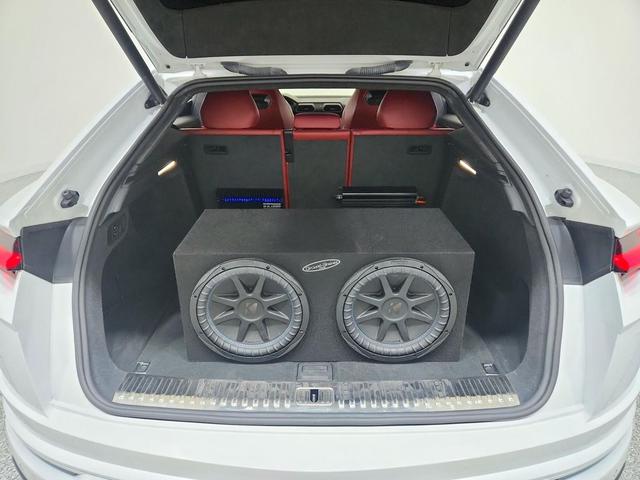 Photo of 2020 WHITE Lamborghini Urus