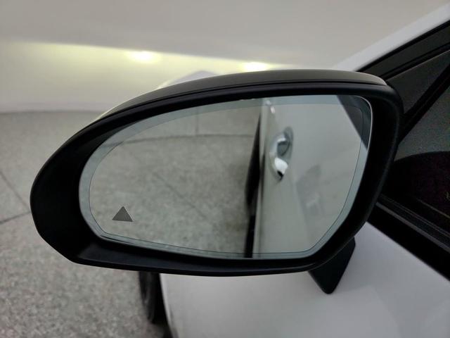 Photo of 2024 MANUFAKTUR Moonlight White Metallic Mercedes-Benz AMG GLC 43