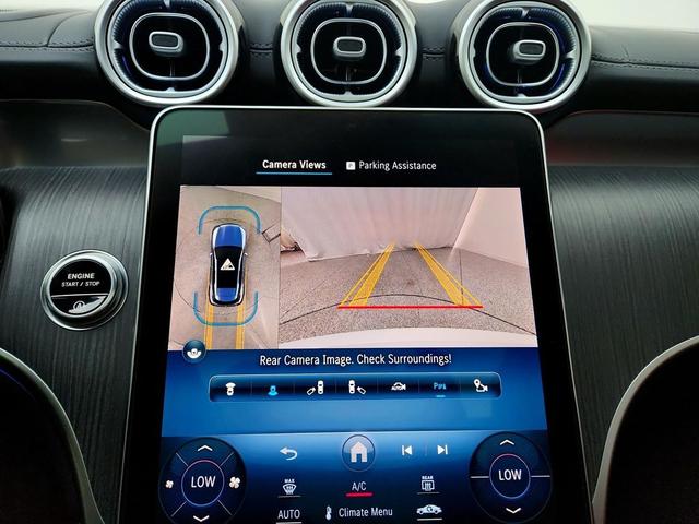 Photo of 2024 MANUFAKTUR Moonlight White Metallic Mercedes-Benz AMG GLC 43