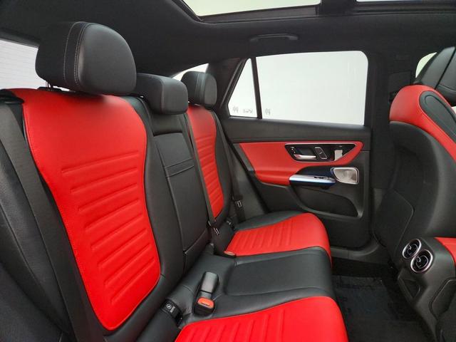 Photo of 2024 MANUFAKTUR Moonlight White Metallic Mercedes-Benz AMG GLC 43