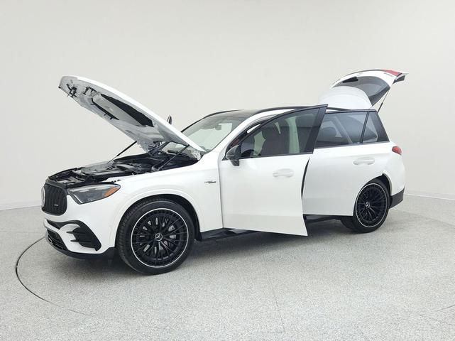 Photo of 2024 MANUFAKTUR Moonlight White Metallic Mercedes-Benz AMG GLC 43
