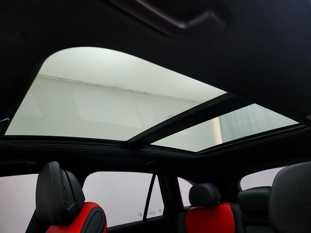 Photo of 2024 MANUFAKTUR Moonlight White Metallic Mercedes-Benz AMG GLC 43