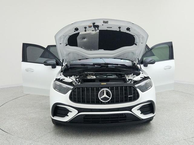 Photo of 2024 MANUFAKTUR Moonlight White Metallic Mercedes-Benz AMG GLC 43
