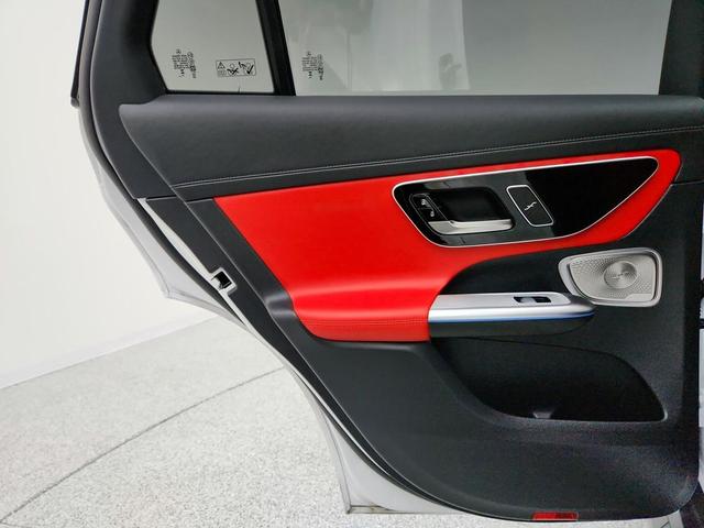 Photo of 2024 MANUFAKTUR Moonlight White Metallic Mercedes-Benz AMG GLC 43