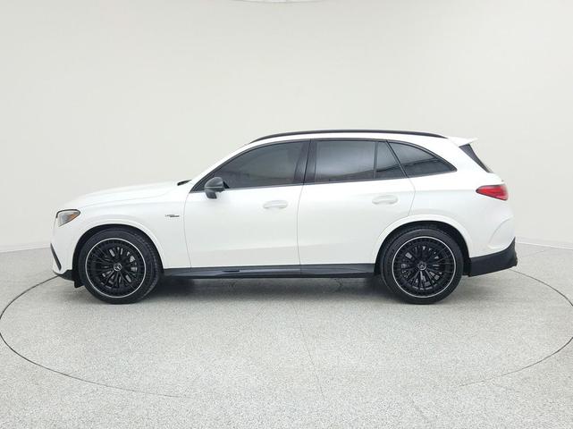 Photo of 2024 MANUFAKTUR Moonlight White Metallic Mercedes-Benz AMG GLC 43