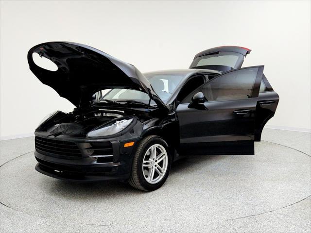 Photo of 2019 Black Porsche Macan