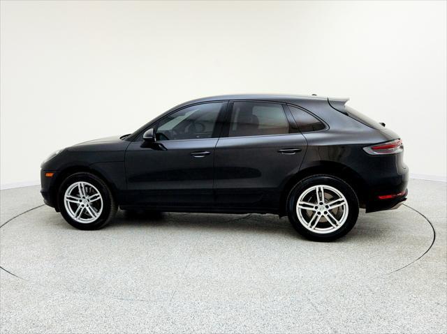 Photo of 2019 Black Porsche Macan