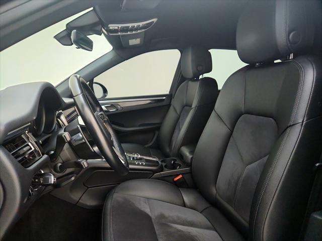 Photo of 2019 Black Porsche Macan