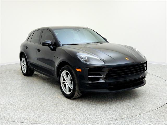 Photo of 2019 Black Porsche Macan