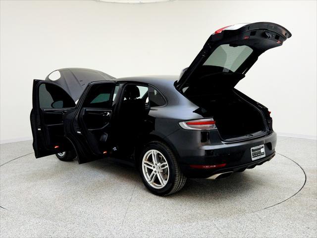 Photo of 2019 Black Porsche Macan