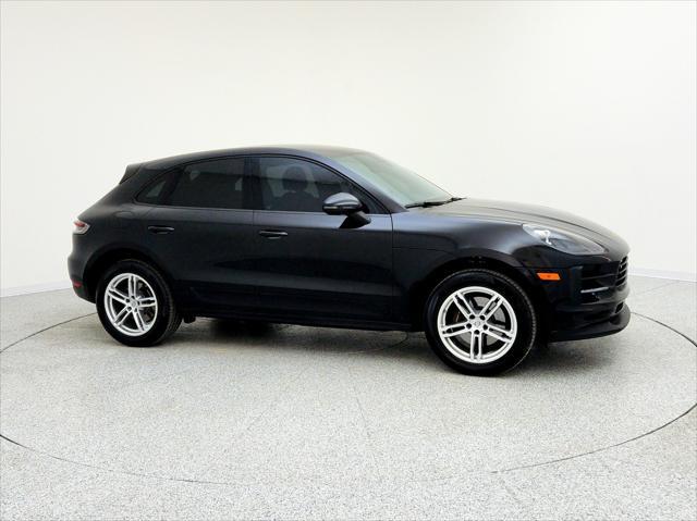 Photo of 2019 Black Porsche Macan