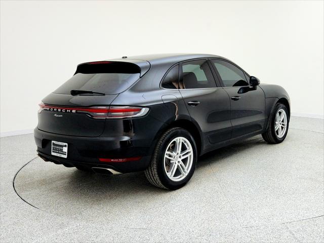 Photo of 2019 Black Porsche Macan