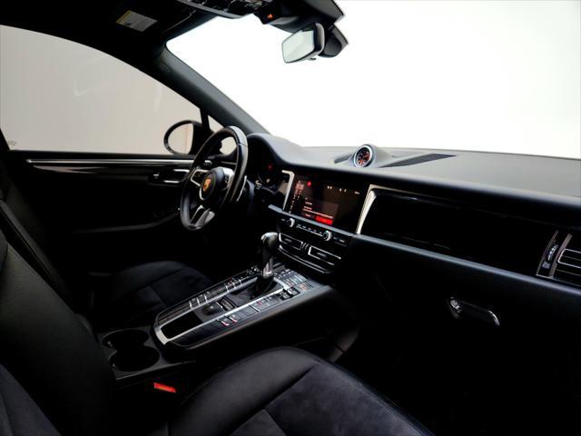 Photo of 2019 Black Porsche Macan