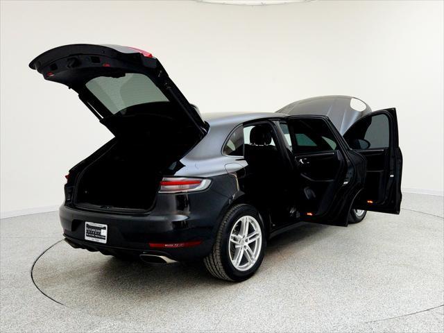 Photo of 2019 Black Porsche Macan