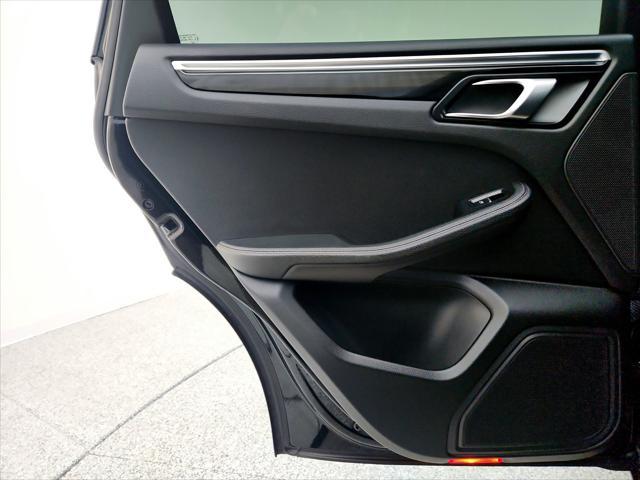 Photo of 2019 Black Porsche Macan