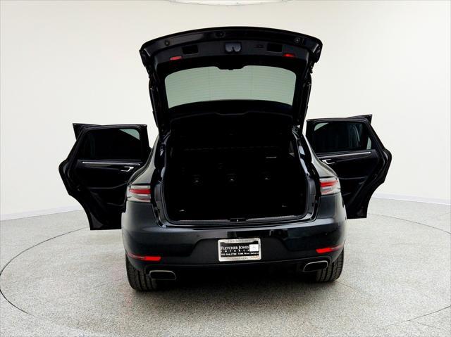 Photo of 2019 Black Porsche Macan