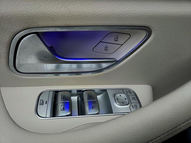 Photo of 2024 MANUFAKTUR Alpine Grey Mercedes-Benz GLE 350