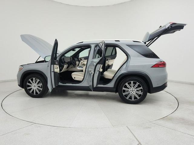 Photo of 2024 MANUFAKTUR Alpine Grey Mercedes-Benz GLE 350