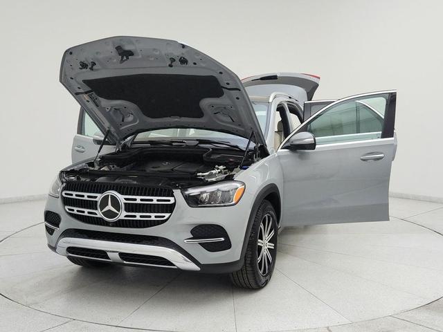 Photo of 2024 MANUFAKTUR Alpine Grey Mercedes-Benz GLE 350