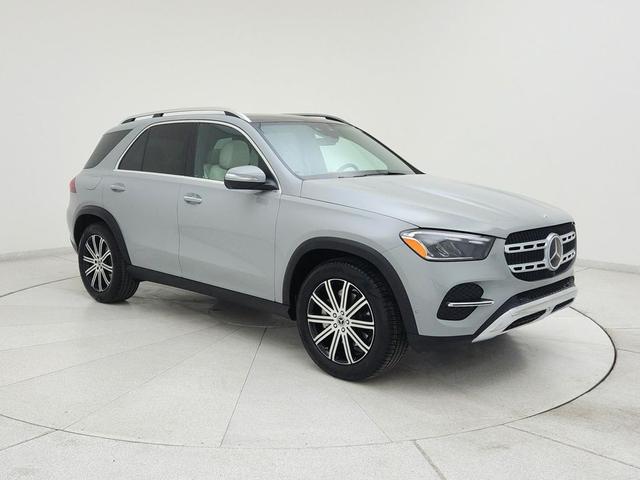 Photo of 2024 MANUFAKTUR Alpine Grey Mercedes-Benz GLE 350
