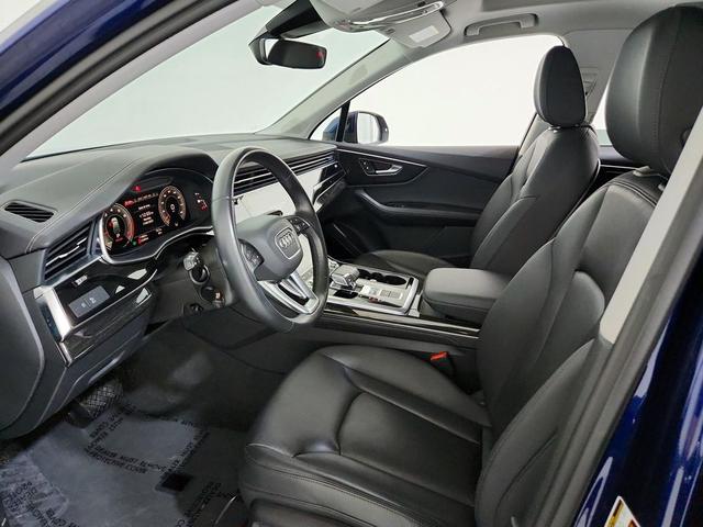 Photo of 2023 Navarra Blue Metallic Audi Q7