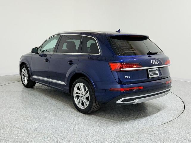 Photo of 2023 Navarra Blue Metallic Audi Q7