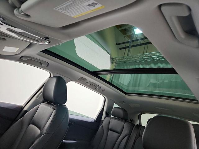 Photo of 2023 Navarra Blue Metallic Audi Q7