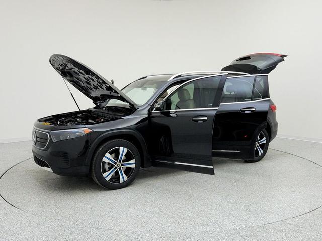 Photo of 2023 Night Black Mercedes-Benz EQB 250