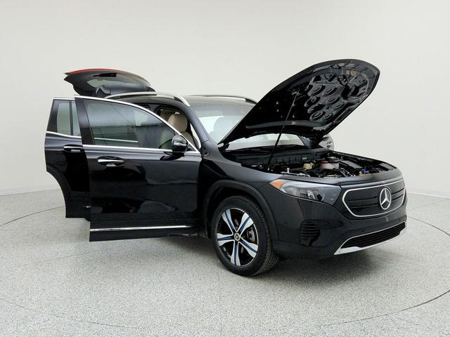 Photo of 2023 Night Black Mercedes-Benz EQB 250
