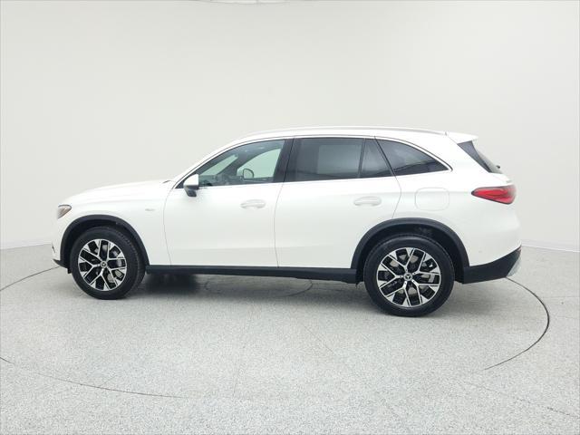 Photo of 2025 Polar White Mercedes-Benz GLC 350e