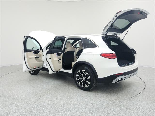 Photo of 2025 Polar White Mercedes-Benz GLC 350e