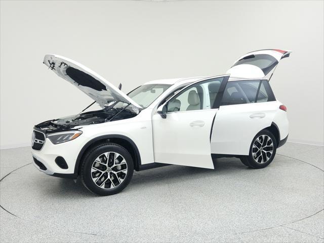 Photo of 2025 Polar White Mercedes-Benz GLC 350e