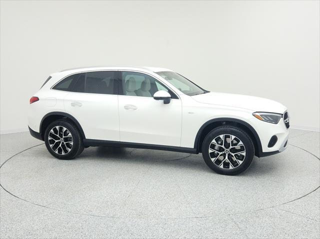 Photo of 2025 Polar White Mercedes-Benz GLC 350e