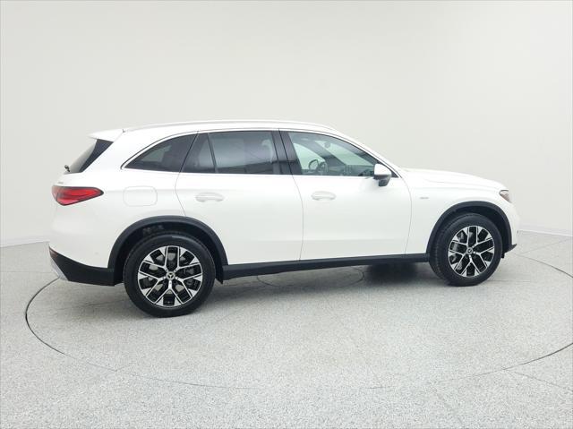 Photo of 2025 Polar White Mercedes-Benz GLC 350e